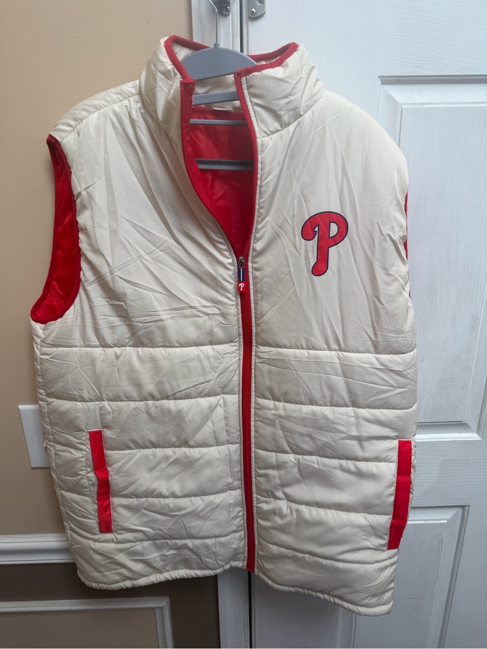 Philadelphia Phillies Puffer Vest!!